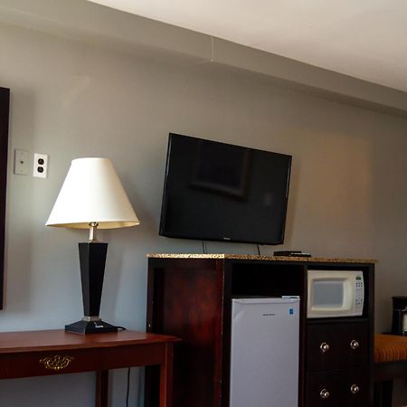 Saxony Motel Chatham-Kent Esterno foto
